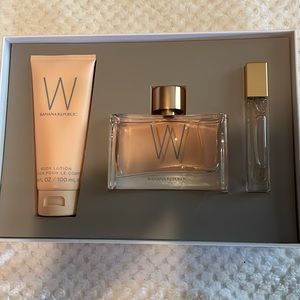 Banana Republic W Eau de Parfum and Lotion Set